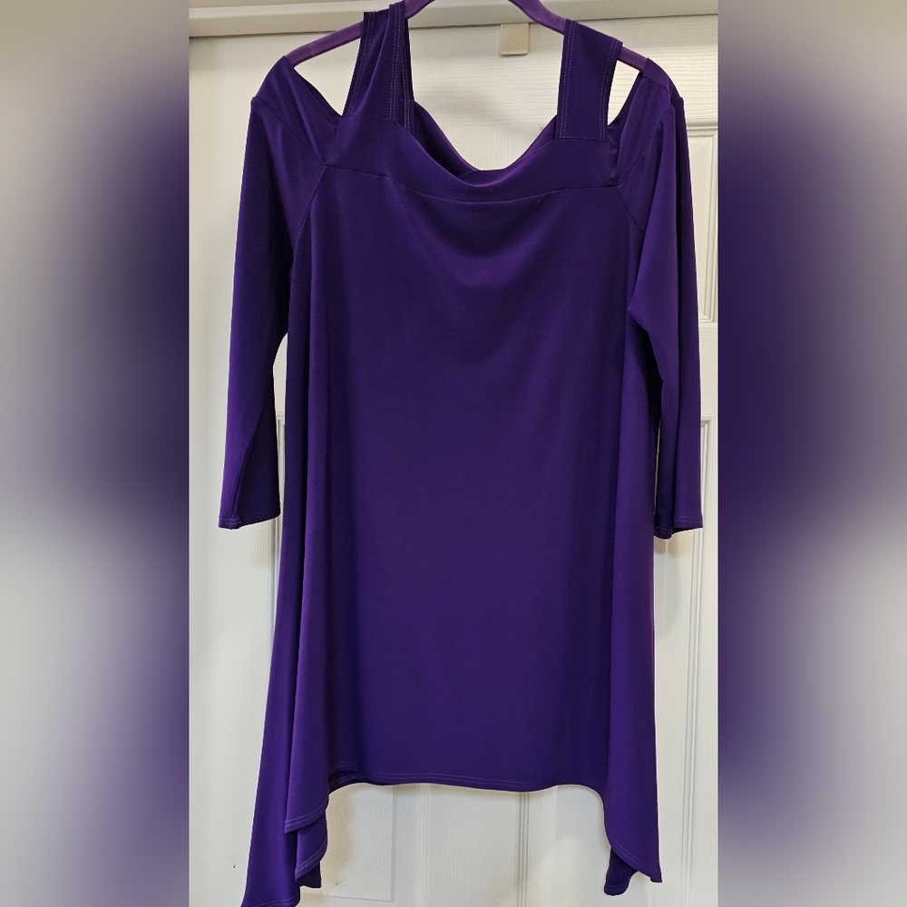 Cold shoulder shark bite tunic